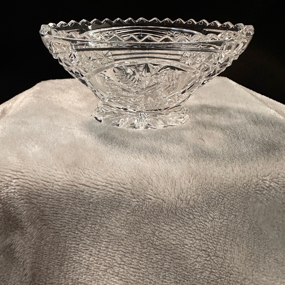Elegant‎ Clear Crystal Footed Bowl